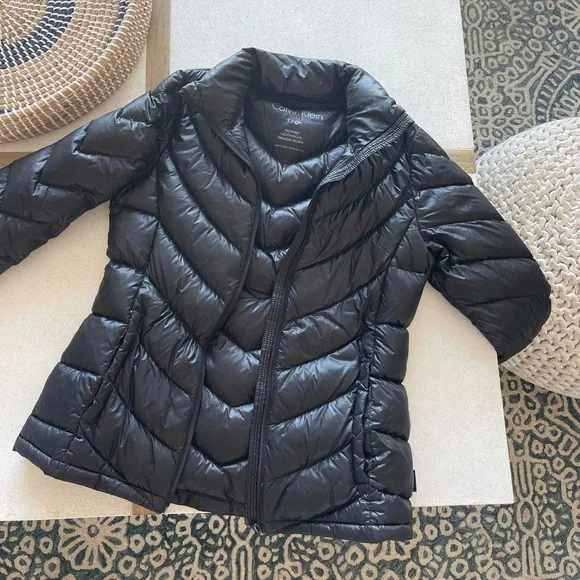 Calvin Klein Lightweight Black Puffer Jacket - Size S - Picture 1 of 4